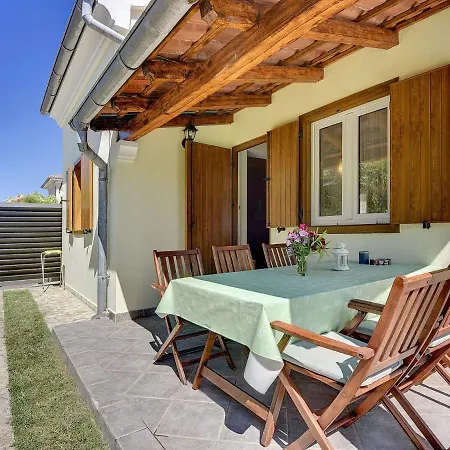 Holiday home In With Private Pool Banjole